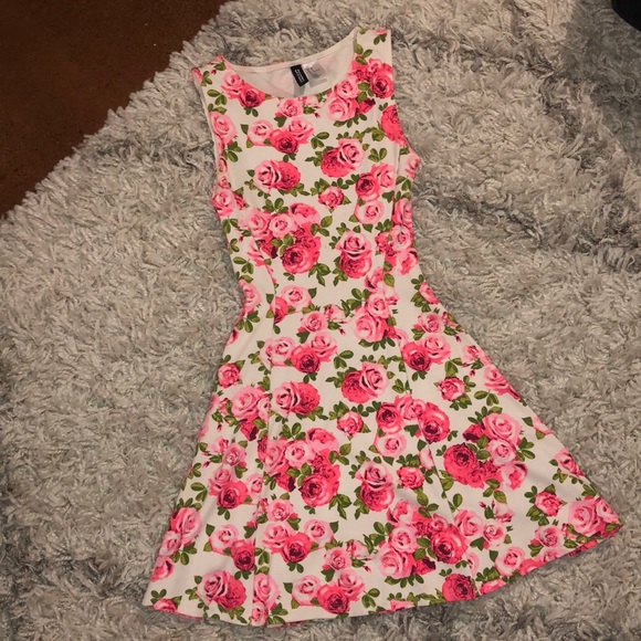 H&M Dresses & Skirts - Bright Pink Floral Dress